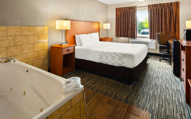 photo 5 of Magnuson Hotel Detroit Airport