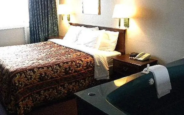 photo 4 of Magnuson Hotel Lansing