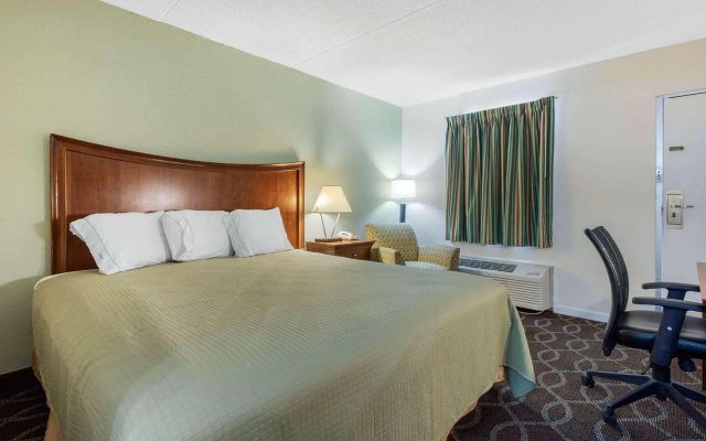 photo 4 of Rodeway Inn Union