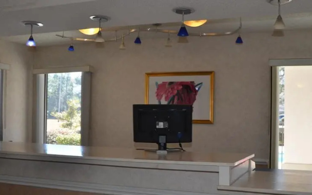 photo 4 of Magnuson Inn And Suites Gulf Shores