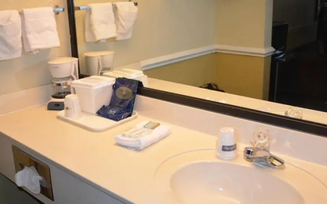photo 5 of Magnuson Inn And Suites Gulf Shores