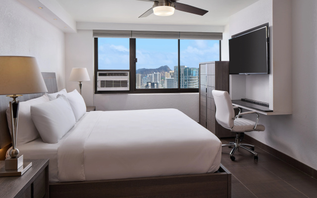 photo 3 of Holiday Inn Express Waikiki