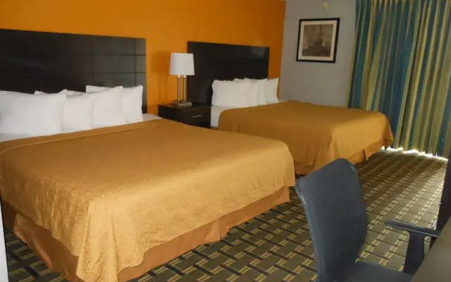photo 3 of Maingate Inn & Suites at Four Corners