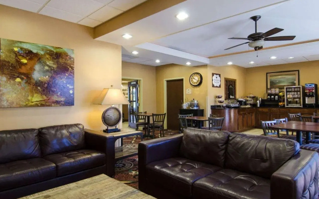 photo 2 of Affordable Suites of America Rogers - Bentonville