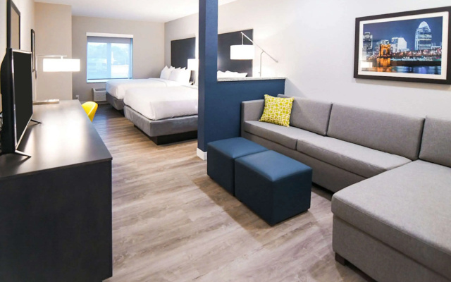 photo 4 of MainStay Suites Cincinnati University - Uptown