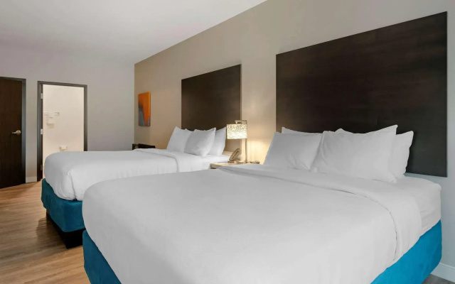 photo 5 of MainStay Suites Cincinnati University - Uptown