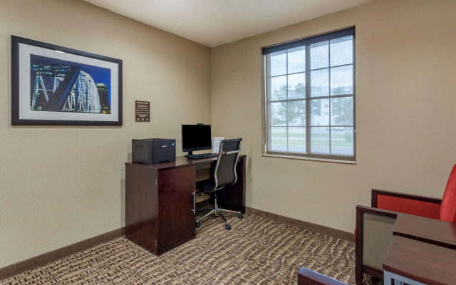 photo 5 of Comfort Suites Clarksville near Governors Square Mall