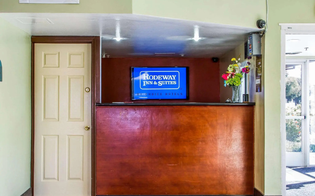 photo 2 of Rodeway Inn and Suites Hayward