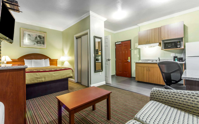 photo 3 of Rodeway Inn and Suites Hayward