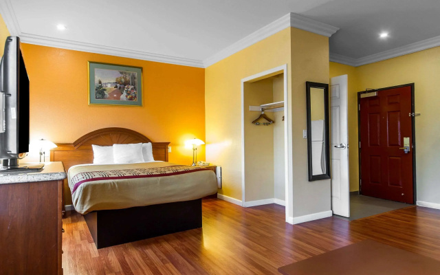 photo 5 of Rodeway Inn and Suites Hayward
