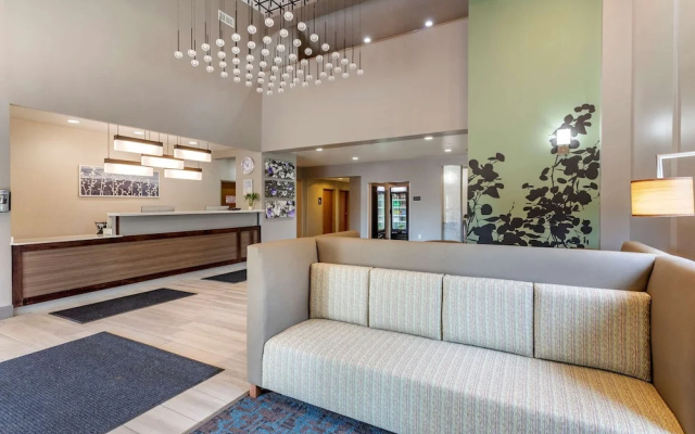 photo 2 of Sleep Inn And Suites Lebanon
