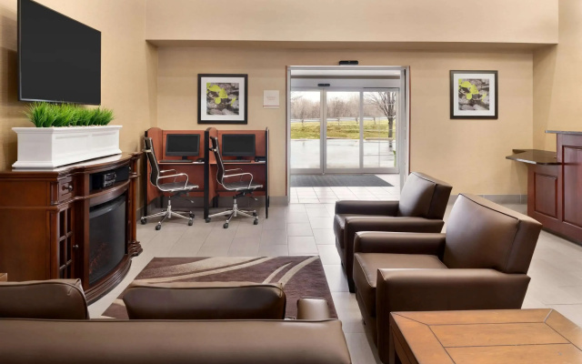 photo 2 of Hawthorn Extended Stay by Wyndham Milwaukee Airport