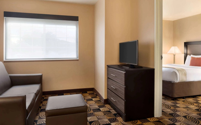 photo 4 of Hawthorn Extended Stay by Wyndham Milwaukee Airport