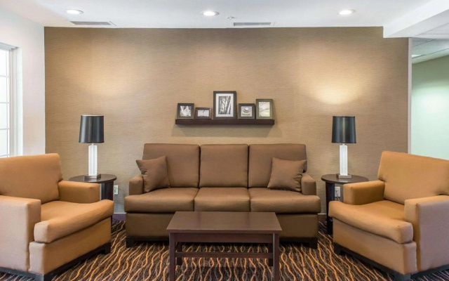 photo 2 of MainStay Suites Pittsburgh Airport