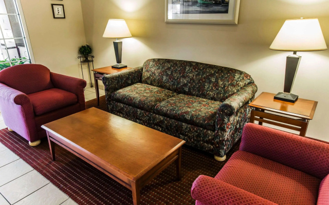 photo 3 of MainStay Suites Wilmington - University Area