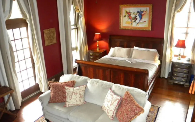 photo 4 of Maison De Macarty