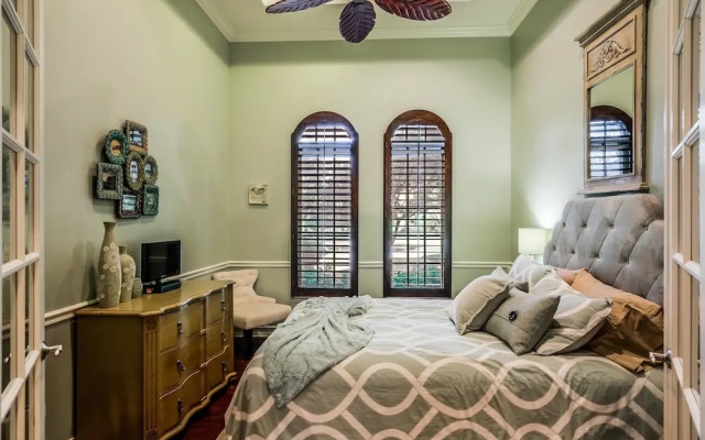 photo 3 of MAJ8978 4 Bedroom Holiday Home by Marco Naples Vacation Homes