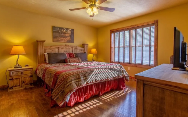 photo 5 of Makin Memories Lodge 6 Bedrooms 6 Bathrooms Cabin
