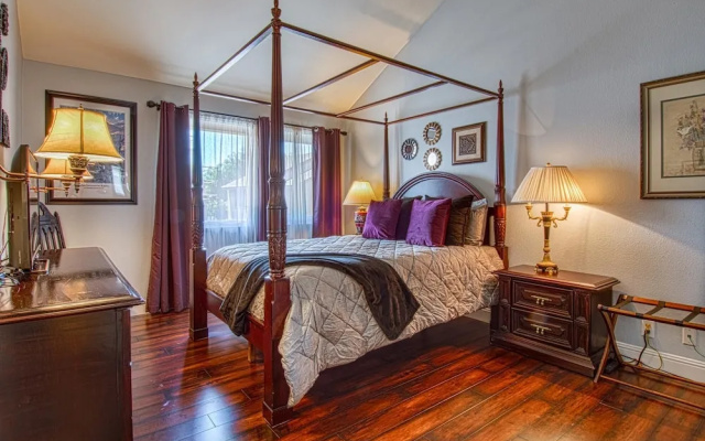 photo 5 of Maleficent's Retreat 2 Bedrooms 1.5 Bathroom Condo
