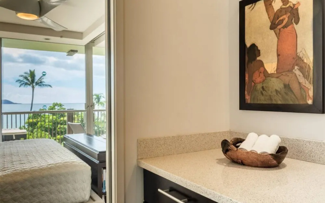 photo 4 of Mana Kai 412 by Coldwell Banker Island Vacations