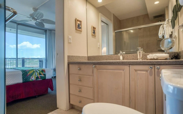 photo 2 of Mana Kai 805 by Coldwell Banker Island Vacations