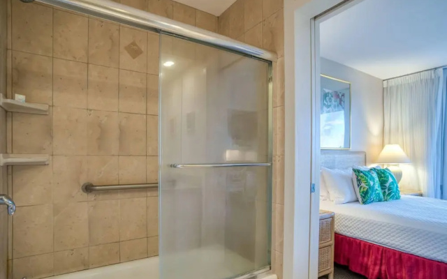photo 4 of Mana Kai 805 by Coldwell Banker Island Vacations