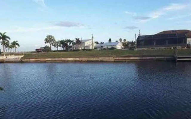 photo 4 of Manatee Palms Rentals
