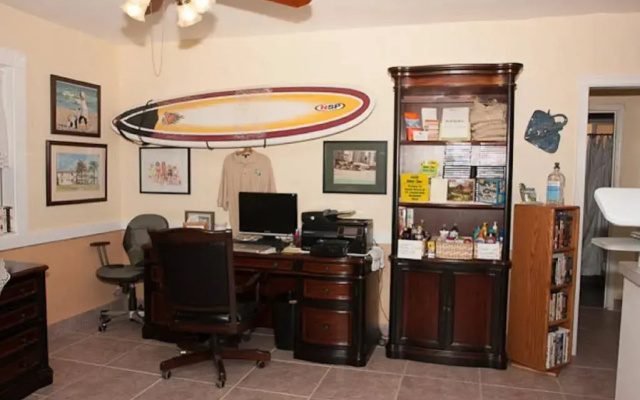 photo 2 of Manta Ray Inn