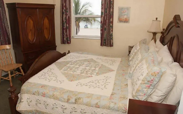 photo 5 of Manta Ray Inn