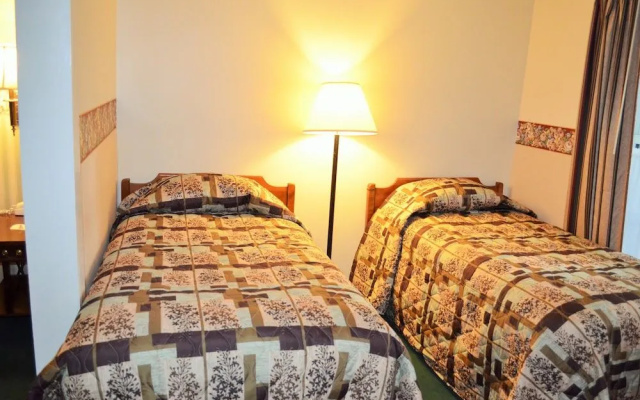 photo 3 of Maple Terrace Motel