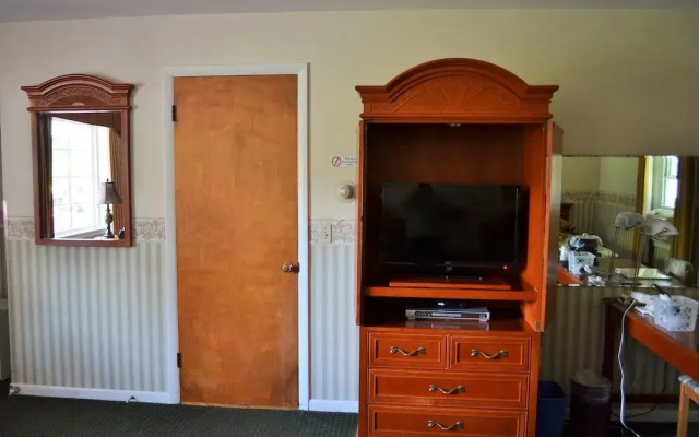 photo 5 of Maple Terrace Motel
