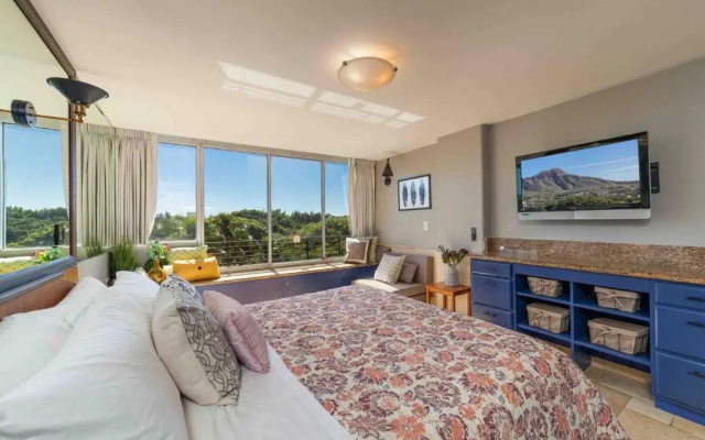 photo 4 of @ Marbella Lane Studio, 15 steps from the Beach, 11 mins from the Airport