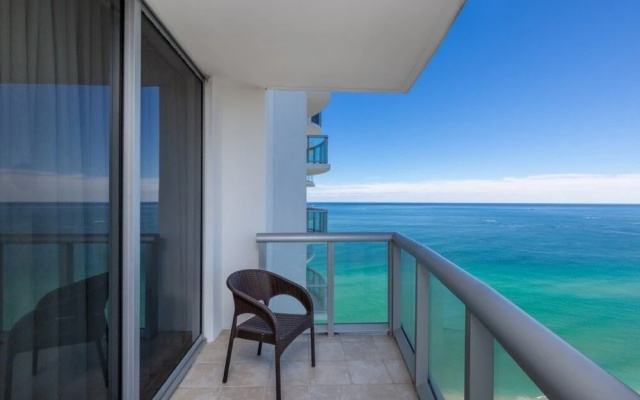 photo 4 of Mareof1br - Unit 2410 - Ammos 1 Bedroom Condo by Redawning