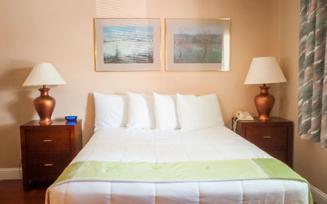 photo 2 of Marianis Inn