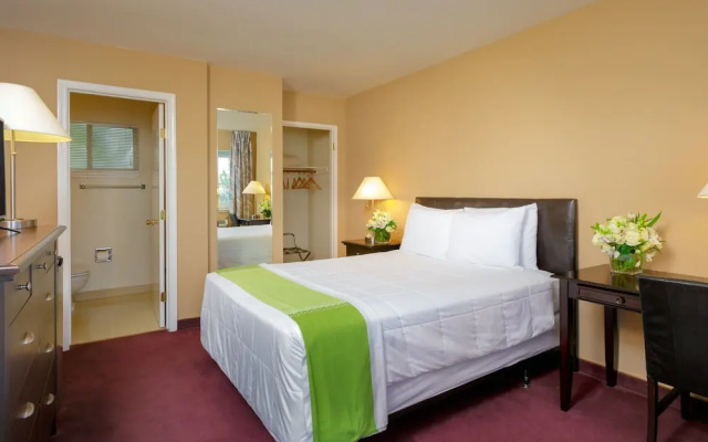 photo 5 of Marianis Inn