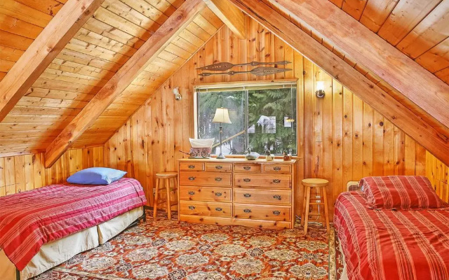photo 2 of Marie's Cabin