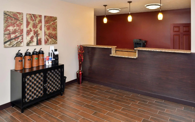 photo 2 of Red Roof Inn Marietta