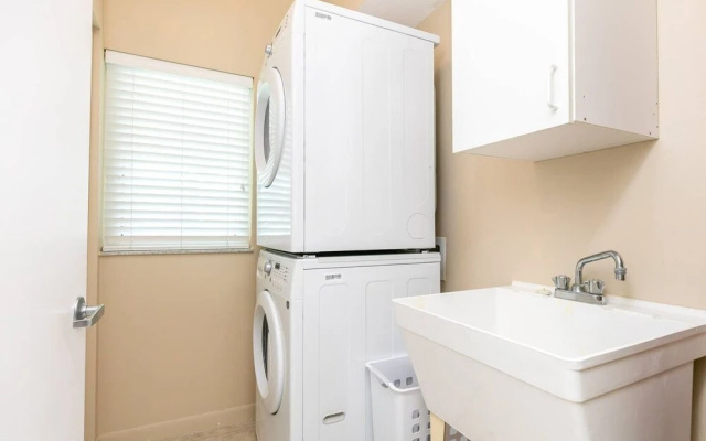 photo 4 of Le Marina Bay 707 by Go Florida Condo, Sunny Isles.