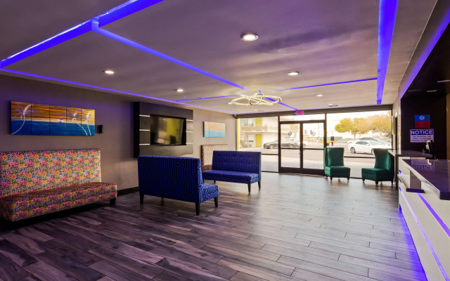 photo 2 of SureStay Plus Hotel by Best Western Point Richmond
