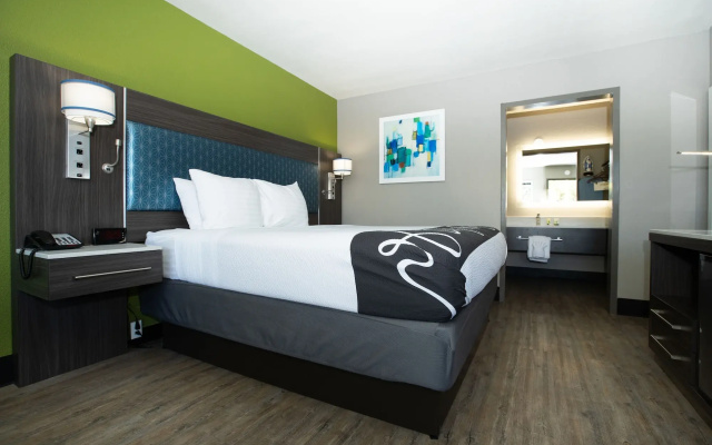 photo 5 of SureStay Plus Hotel by Best Western Point Richmond
