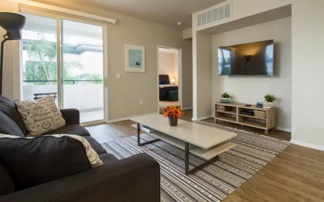 photo 4 of Marina Del Rey's Grand 2/2 Suite Pool View
