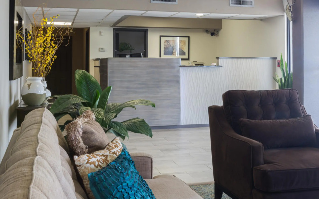 photo 2 of Marina Inn & Suites Chalmette - New Orleans