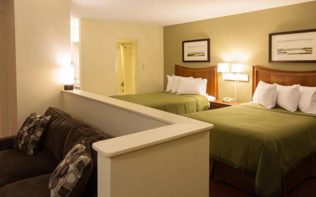 photo 4 of Marina Inn & Suites Chalmette - New Orleans