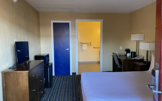 photo 2 of Marina Village Inn