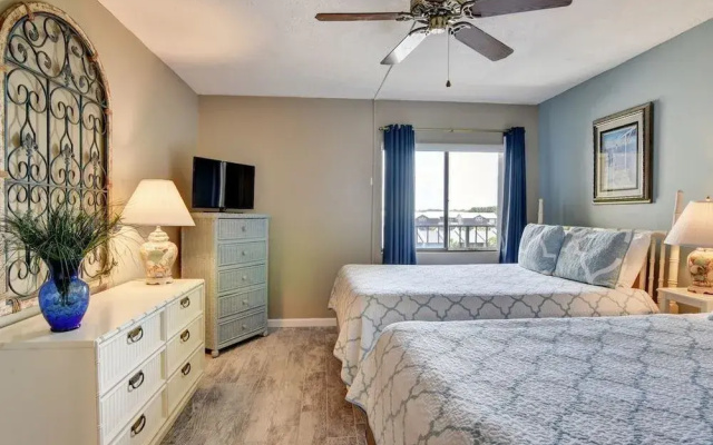 photo 2 of Mariner West 506 - 1 Br Condo