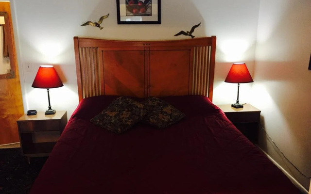photo 5 of Mariner's Cove Inn
