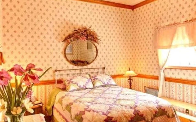 photo 5 of Mariposa Hotel Inn