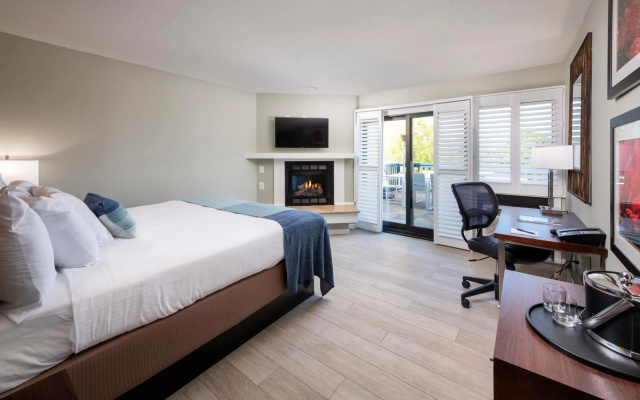 photo 3 of Mariposa Inn & Suites