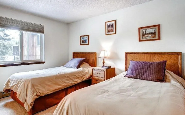 photo 2 of Mark IX 9 by Peak Property