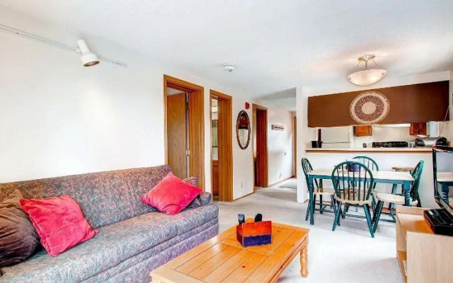photo 3 of Mark IX 9 by Peak Property